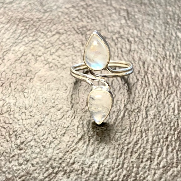 Vintage Jewelry - Sterling Silver Ring Size 7.5 Rainbow Moonstone